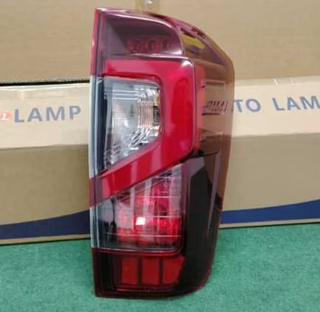 NISSAN NAVARA 2021 PRO 4X D23T FACELIFT TAIL LAMP RH